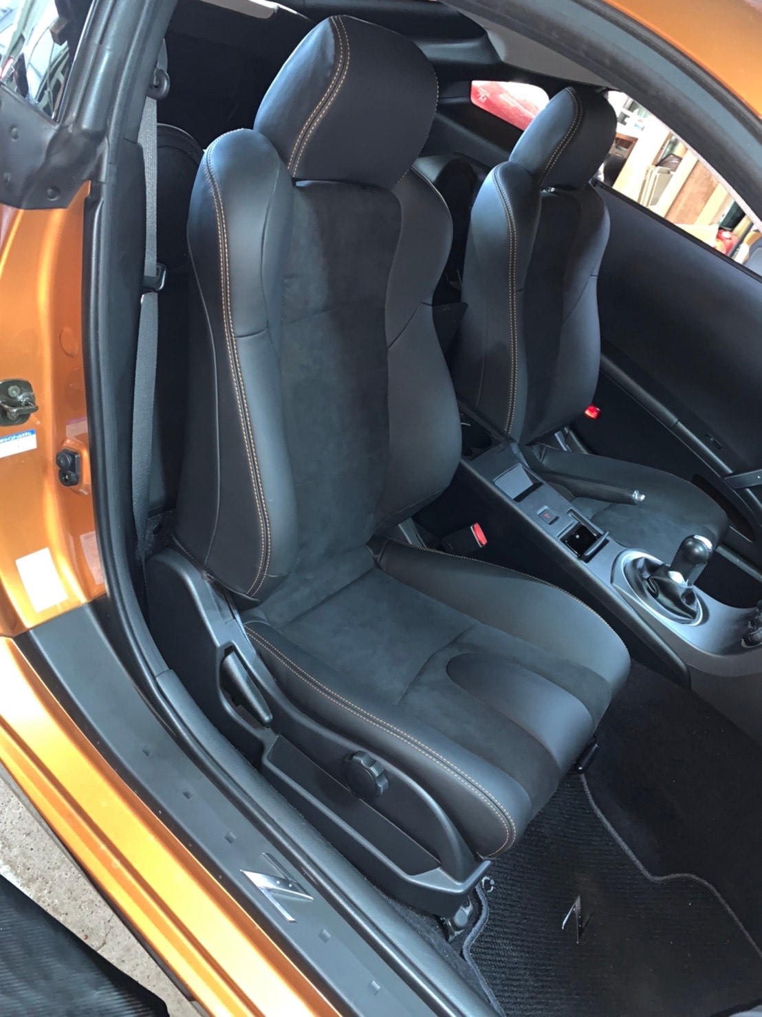 NISSAN Z33 car seat upholstry Z33シート張替え - 本革シート張替え｜ロブソンレザー robson leather