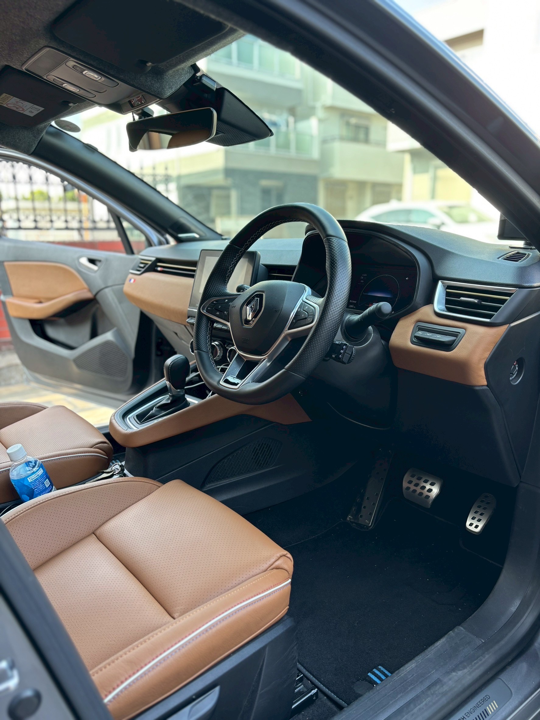 ルノールーテシア本革シート張替え